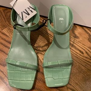 BRAND NEW Zara Heels